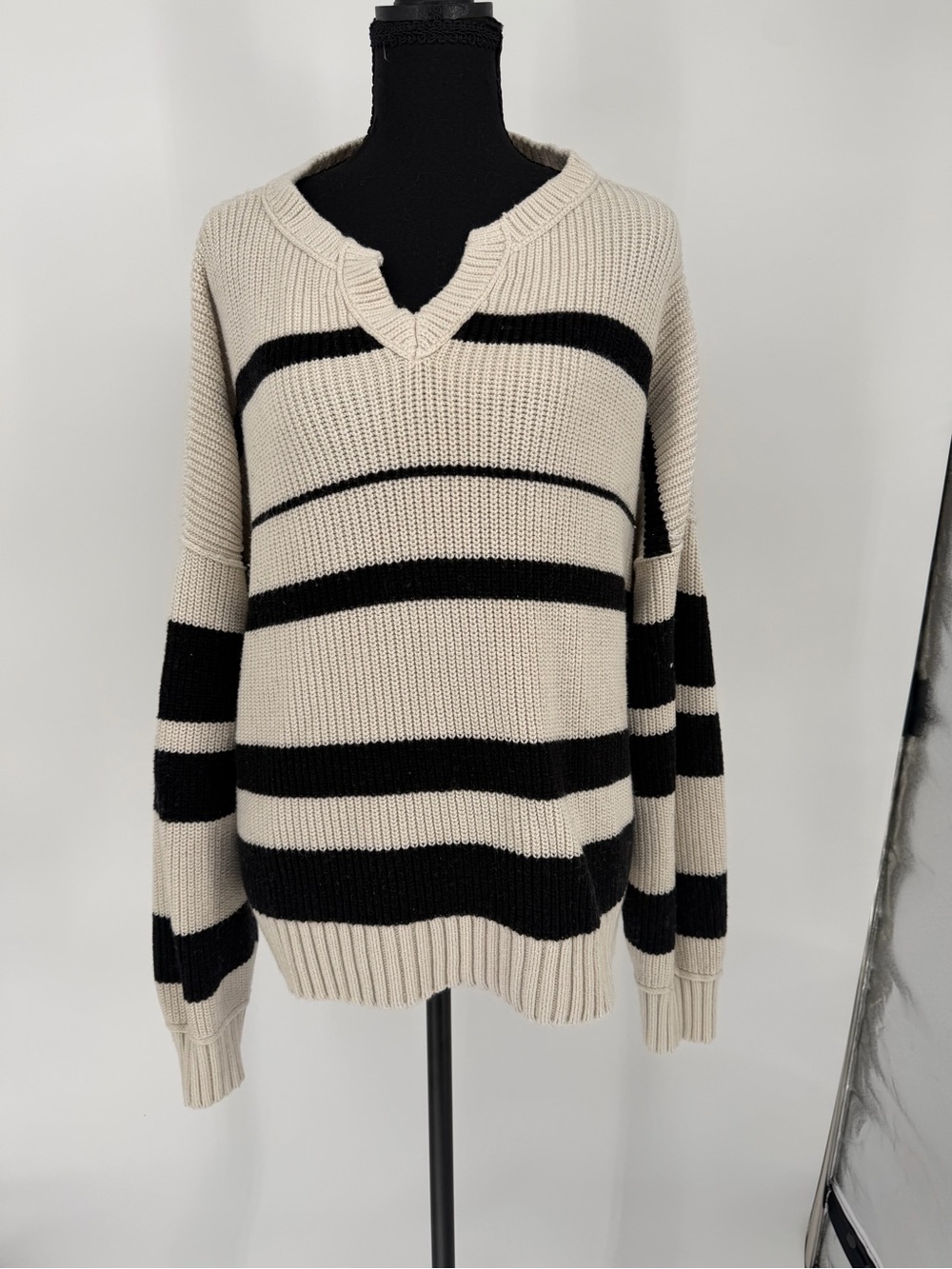 Striped V-Neck Pullover Sweater in Cream and Black oversized fit xl